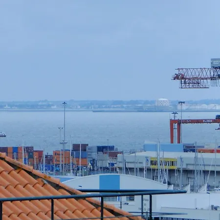 Riverfront Apartmán *