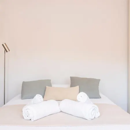 Riverfront Apartment Lisbon