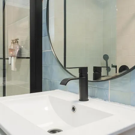 Riverfront Apartment Lisbon